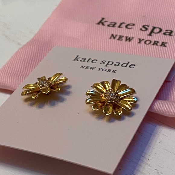 NWT Kate Spade Bloom Daisy Stud CZ Earrings - Picture 4 of 8